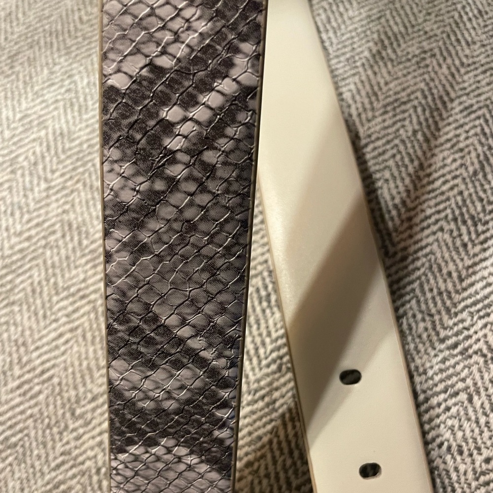 Calvin Klein. Faux snake belt - Picture 2 of 3